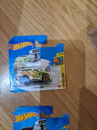 Hot Wheels Malibu Surf´s Up x4