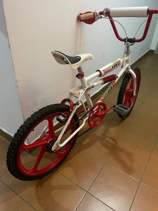 Bicicleta BMX GAC Akimoto AKM4