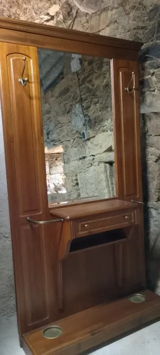 Recibidor de madera de estilo clásico