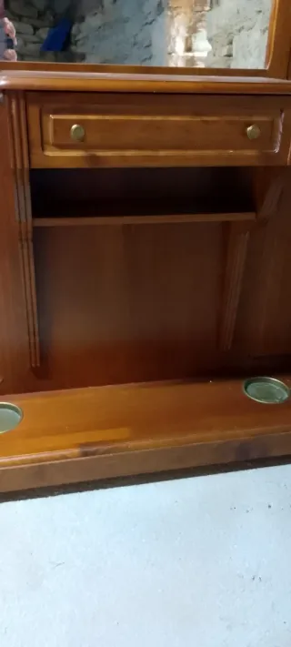 Recibidor de madera de estilo clásico