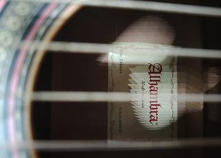 Guitarra Alhambra Clásica