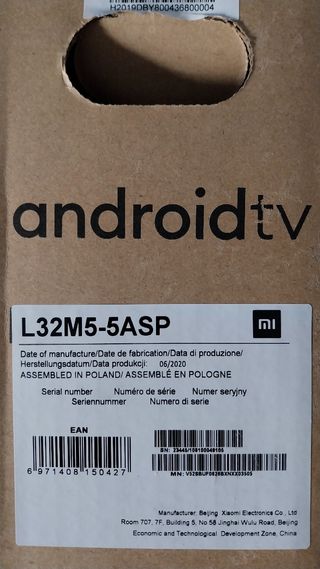 TV Xiaomi 32" negra.