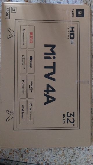 TV Xiaomi 32" negra.