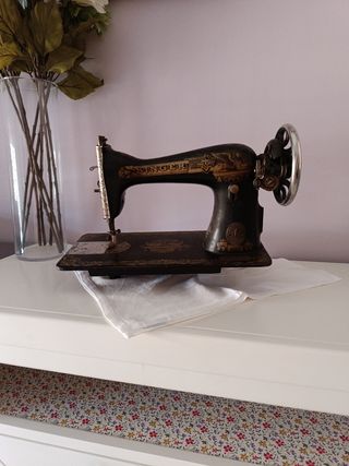 Máquina coser Singer antigua