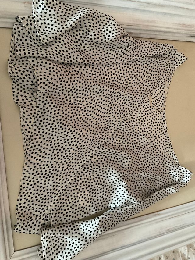 Blusa lunares blanca y negra