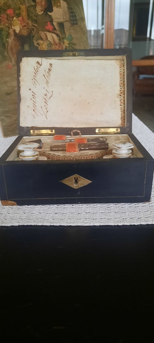 Antico cofanetto porta-gioielli