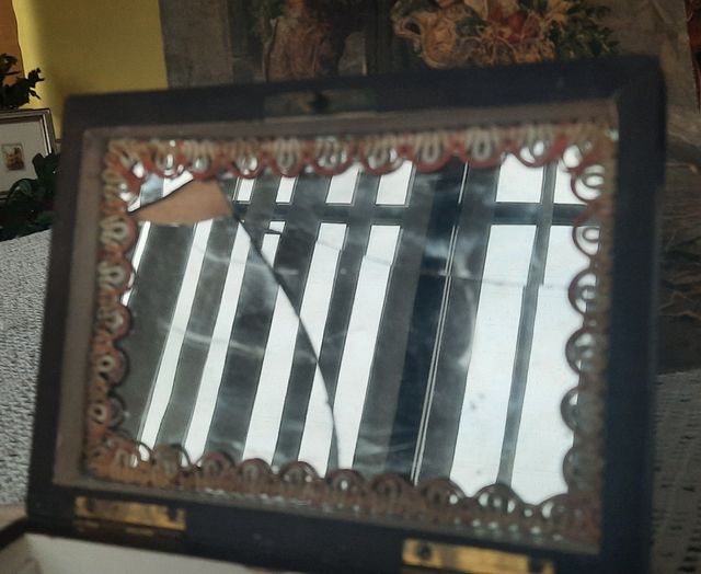 Antico cofanetto porta-gioielli