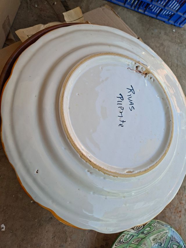 Plato cerámica pintado a mano