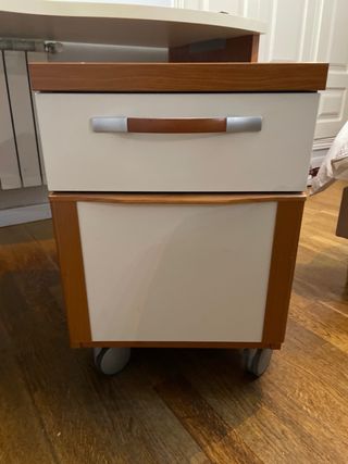 Sinfonier+mesilla +cajonera + mesa de Dormitorio