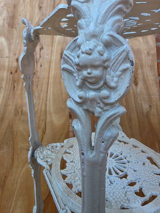 Mesa auxiliar vintage blanca metal