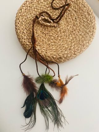 Collar boho con plumas