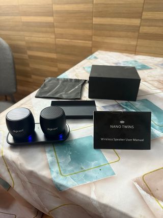 Altavoces mini Nano Twins inalámbricos con base