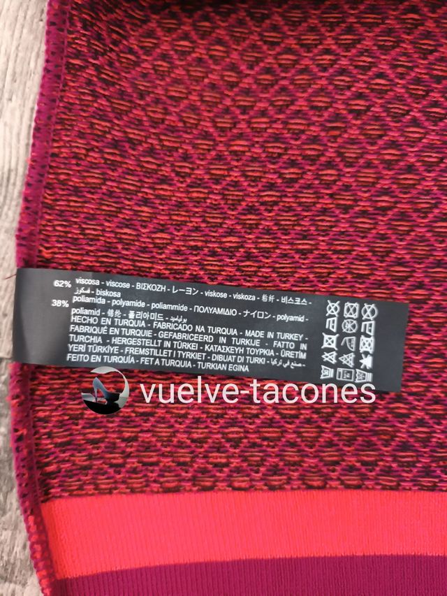 Crop top punto escote pico ZARA * talla L