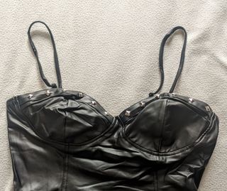 Vestido negro cuero sintético