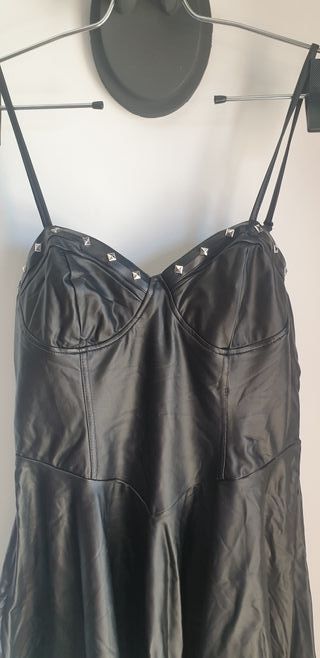 Vestido negro cuero sintético