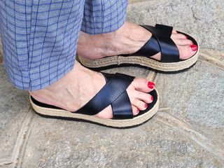 Sandali bassi a zeppa