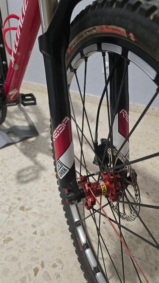 Bicicleta Specialized Stumpjumper carbono 26.