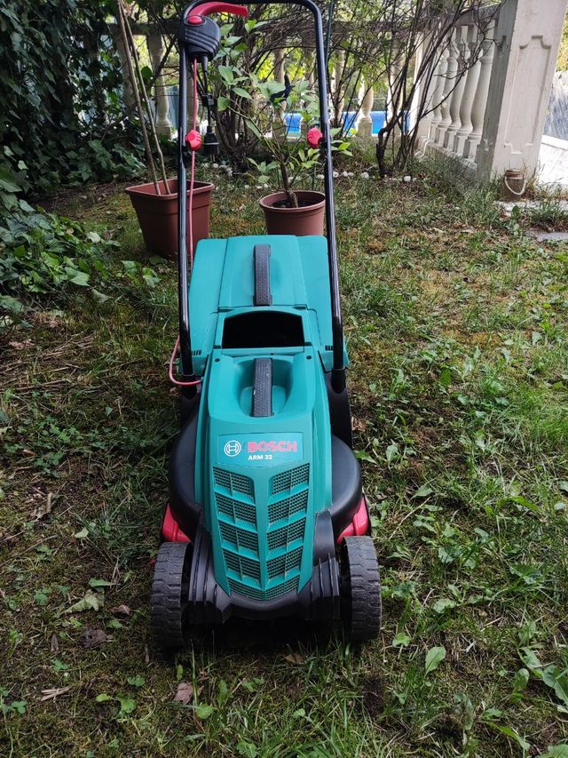 Cortacésped Bosch ARM 32