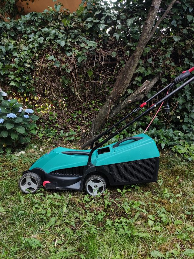 Cortacésped Bosch ARM 32