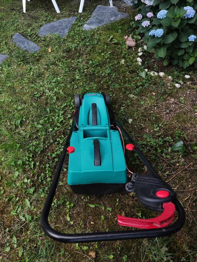 Cortacésped Bosch ARM 32