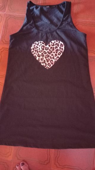 Vestito nero cuore maculato