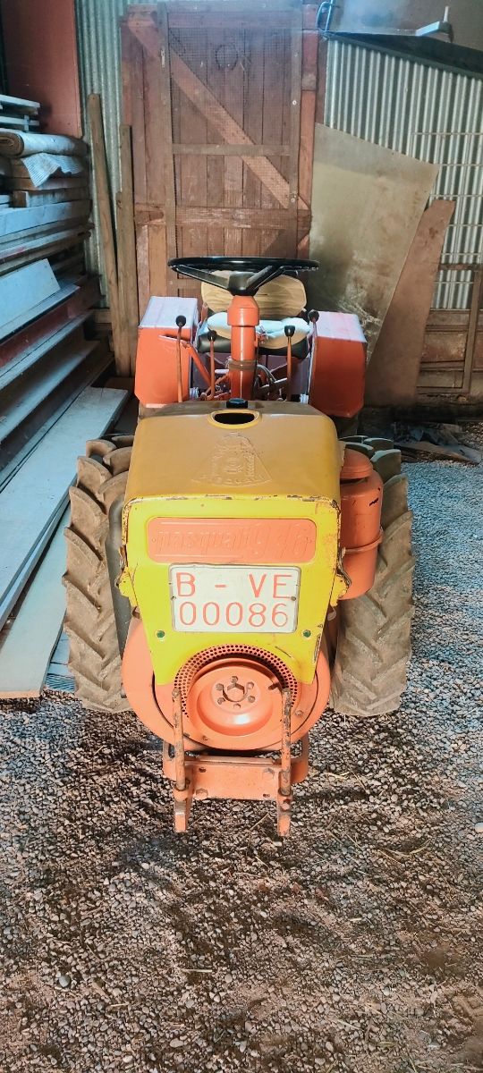 Tractor Pascuali 946 antiguo