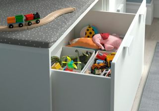 Banco almacenaje infantil blanco con cojin