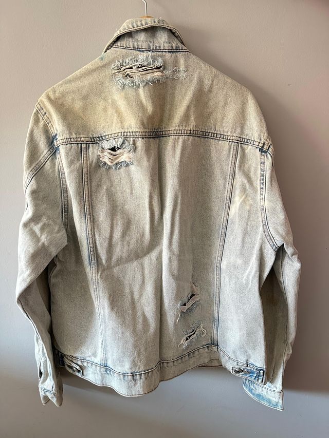 Cazadora vaquera Bershka oversize