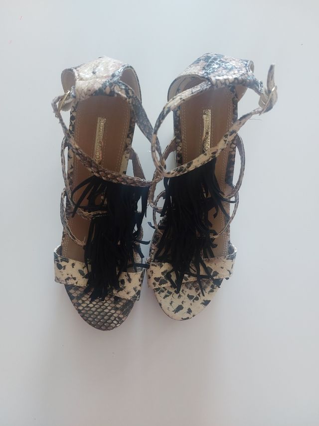 Cuñas serpiente tacón beige. SIN caja