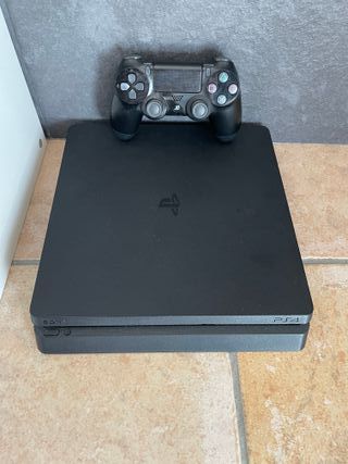 PS4 Slim 1TB - Apenas Utilizada