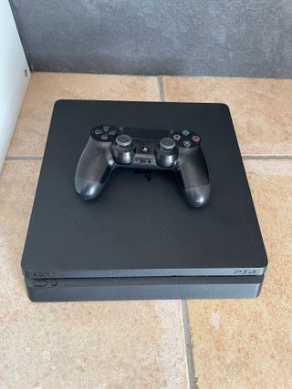 PS4 Slim 1TB - Apenas Utilizada