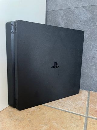 PS4 Slim 1TB - Apenas Utilizada