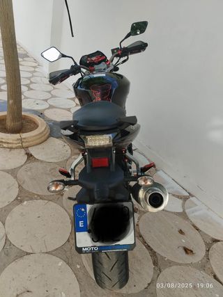 Hyosung Comet GT650 - Moto