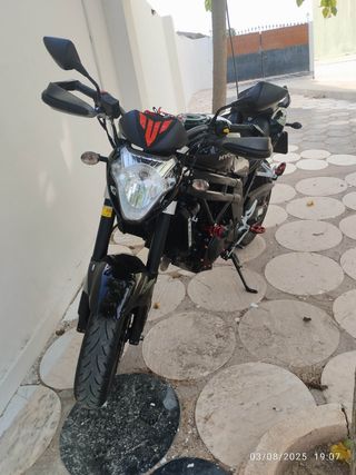 Hyosung Comet GT650 - Moto