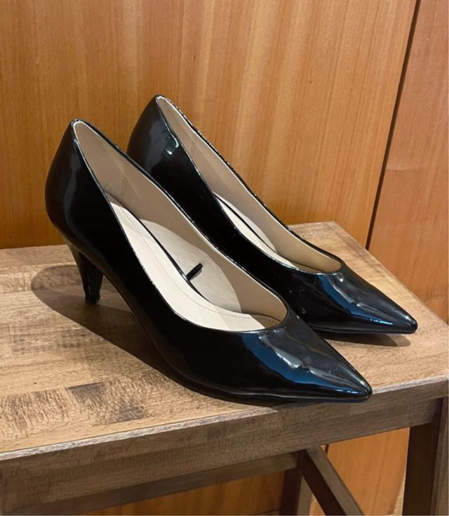 Sapatos Pretos de Verniz