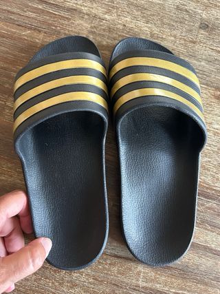 Chanclas Adidas Negras Doradas T39