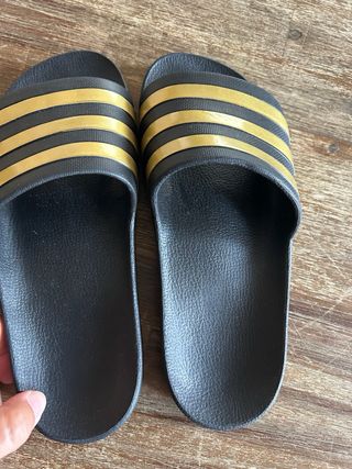 Chanclas Adidas Negras Doradas T39