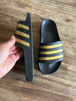 Chanclas Adidas Negras Doradas T39