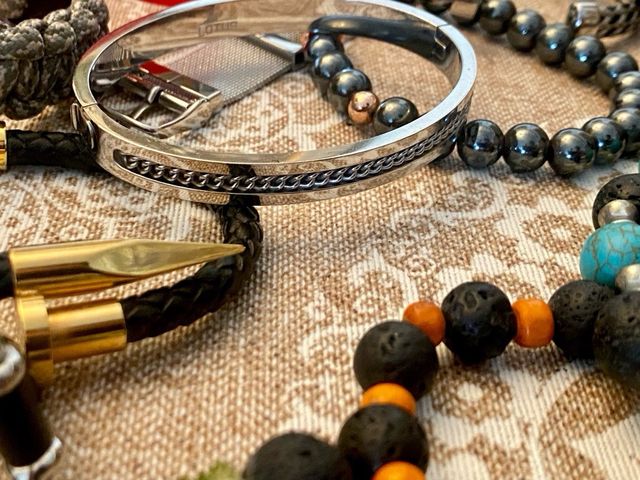 Lote 30 Pulseras.Venta en conjunto.Precio unitario