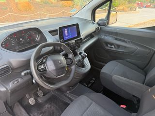 Peugeot  1.5 blue hdi 105 cv  2022