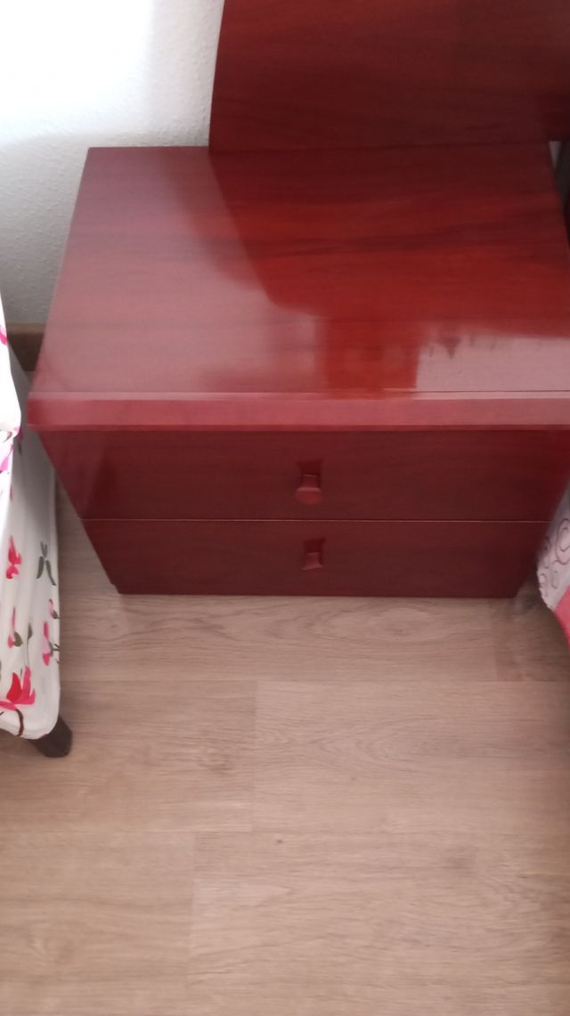 Cabecero y 2 mesitas 55ancho42alto41ondo noche mad