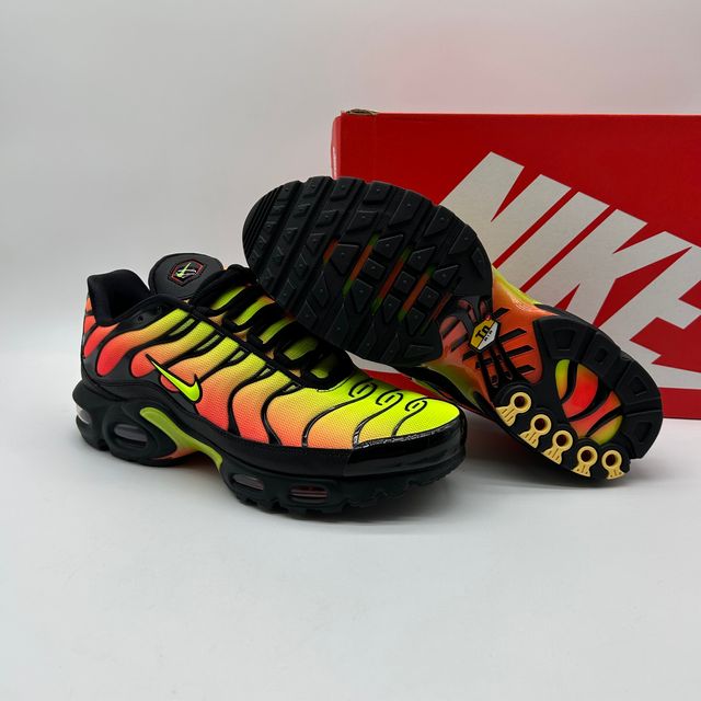 Nike Air Max Plus TN Naranjas Negras (EU 44-44,5) de segunda mano
