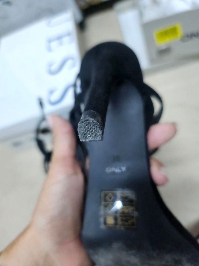 Zapatos tacón aguja y cuña talla 36