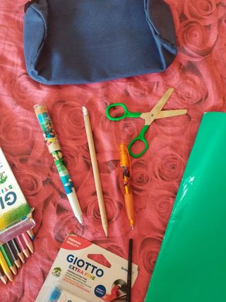 Set Disegno: Pastel, Pennello, Quaderno forbici pe