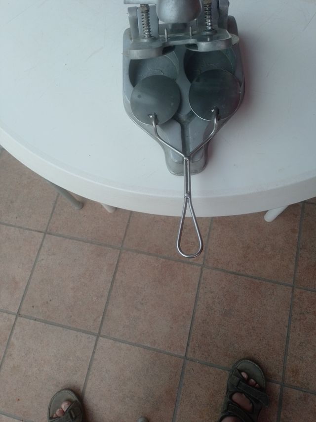 Hamburguesera manual antigua