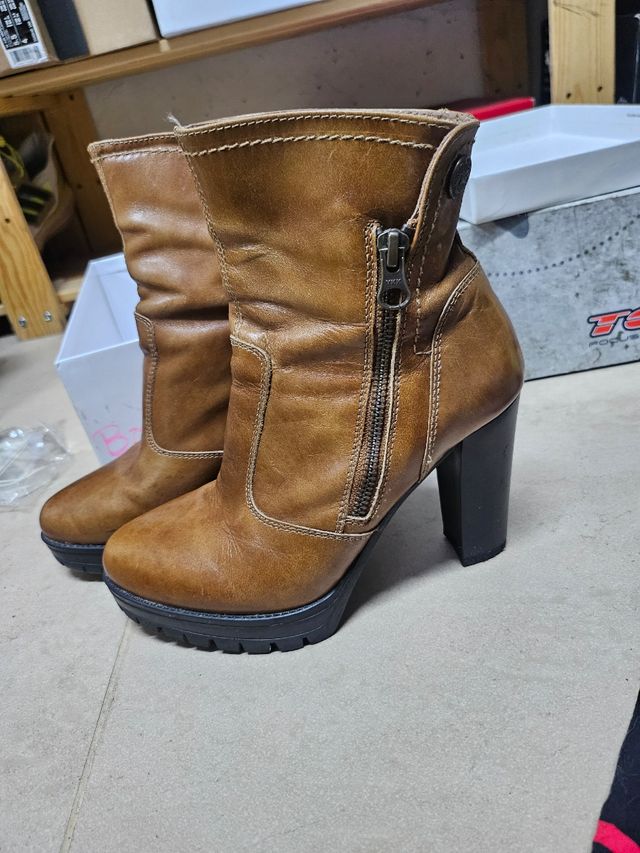 Botas Converse y botas tacón