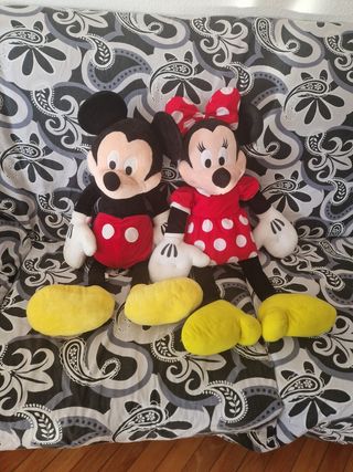Peluches Mickey y Minnie grandes