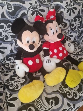 Peluches Mickey y Minnie grandes