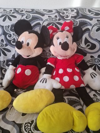 Peluches Mickey y Minnie grandes