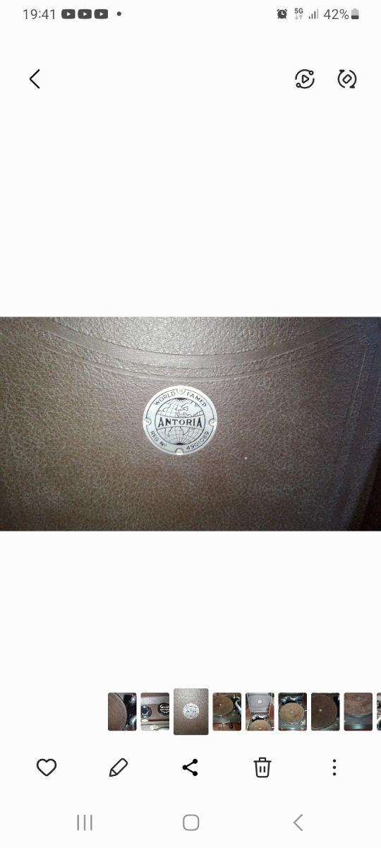 Gramófono Antoria antiguo